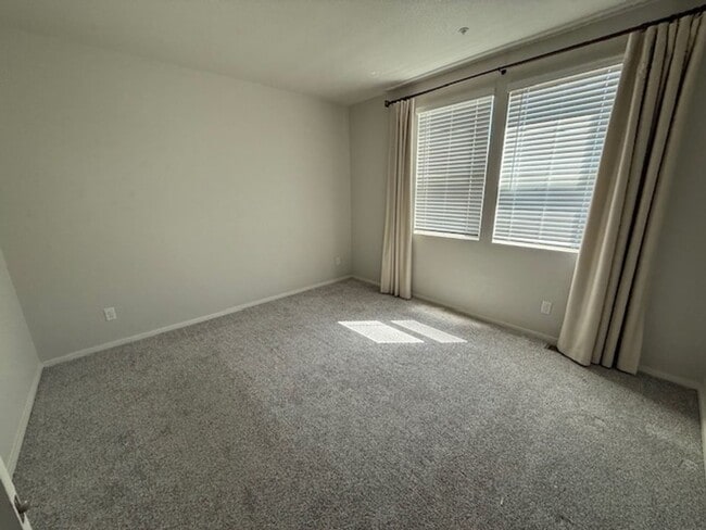 Building Photo - MOSAIC Townhome for rent in North Fort Collins!