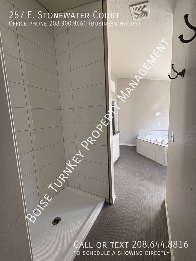 Building Photo - 257 E Stonewater Ct