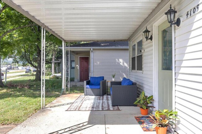 Building Photo - 4109 Weaver Ave