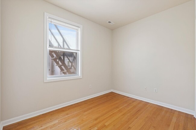 Building Photo - 204 Dodd St