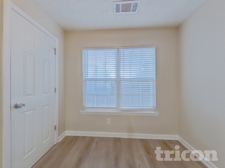 Building Photo - 110 Mason Ct