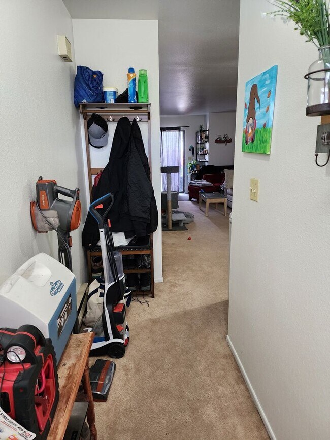 Building Photo - Cottonwood Apartments