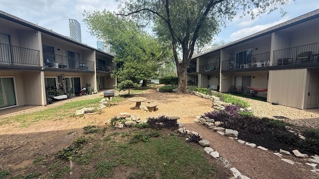 Building Photo - Gorgeous Condo nestled right on Lady Bird Lake!