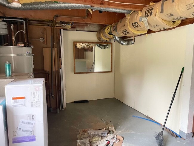 Building Photo - Charming 3 Bed 2.5 Bath Home in Newcastle