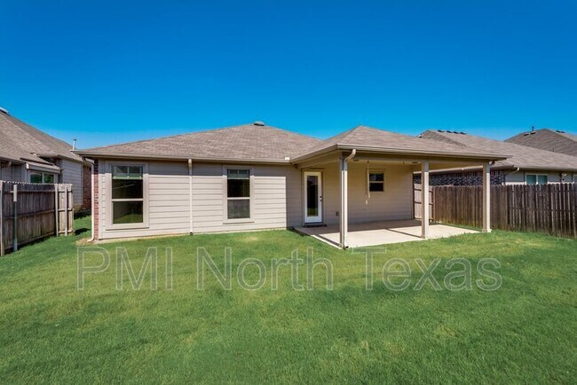 Building Photo - 2404 Sun Creek Dr
