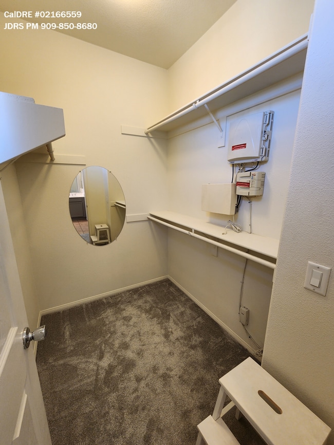 Building Photo - Chino 1 Bedroom Townhouse