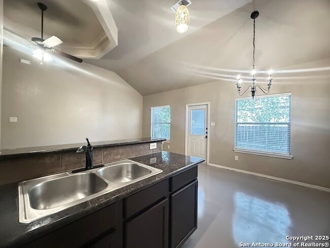 Building Photo - 254 Rosalie Dr
