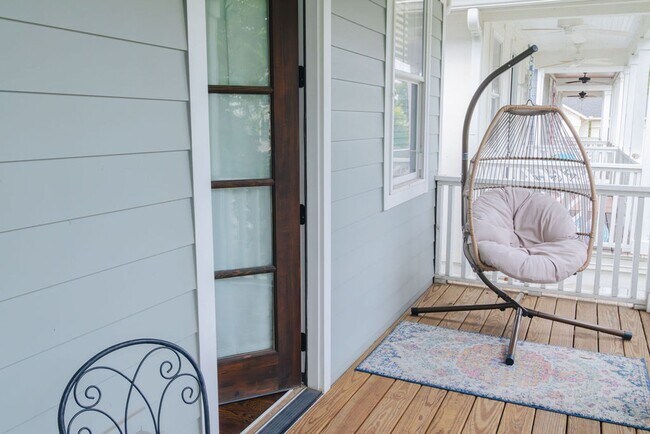 Building Photo - Beautiful 3 bedroom Home for Rent, middle of The Nations with a "4th"/bonus room