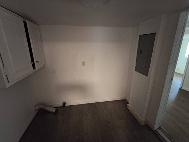Building Photo - 708 Hickory Hill Ln