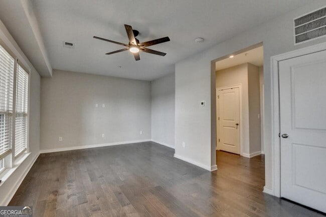 Building Photo - 2083 Holtz Ln