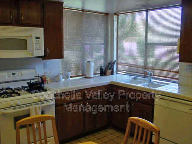 Building Photo - 1800 Paseo Racqueta