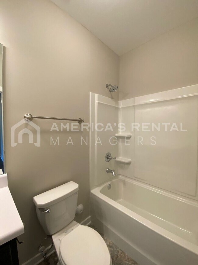 Building Photo - 68 WATER OAK DR