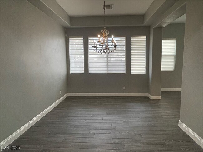 Building Photo - 10468 Garden Light Dr