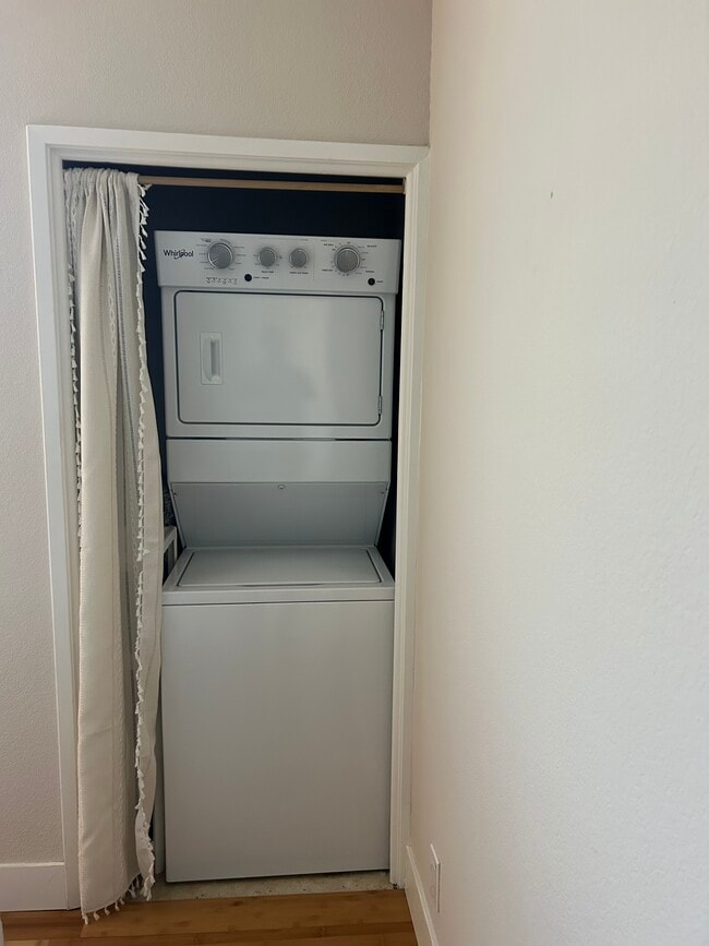 Primary Photo - 57 Lakeshore Ct