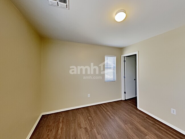 Building Photo - 4846 E Orchard Grass Dr