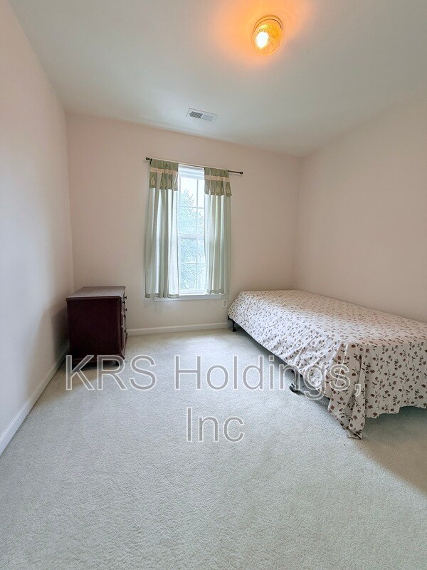 Building Photo - 7008 Valerie Anne Dr