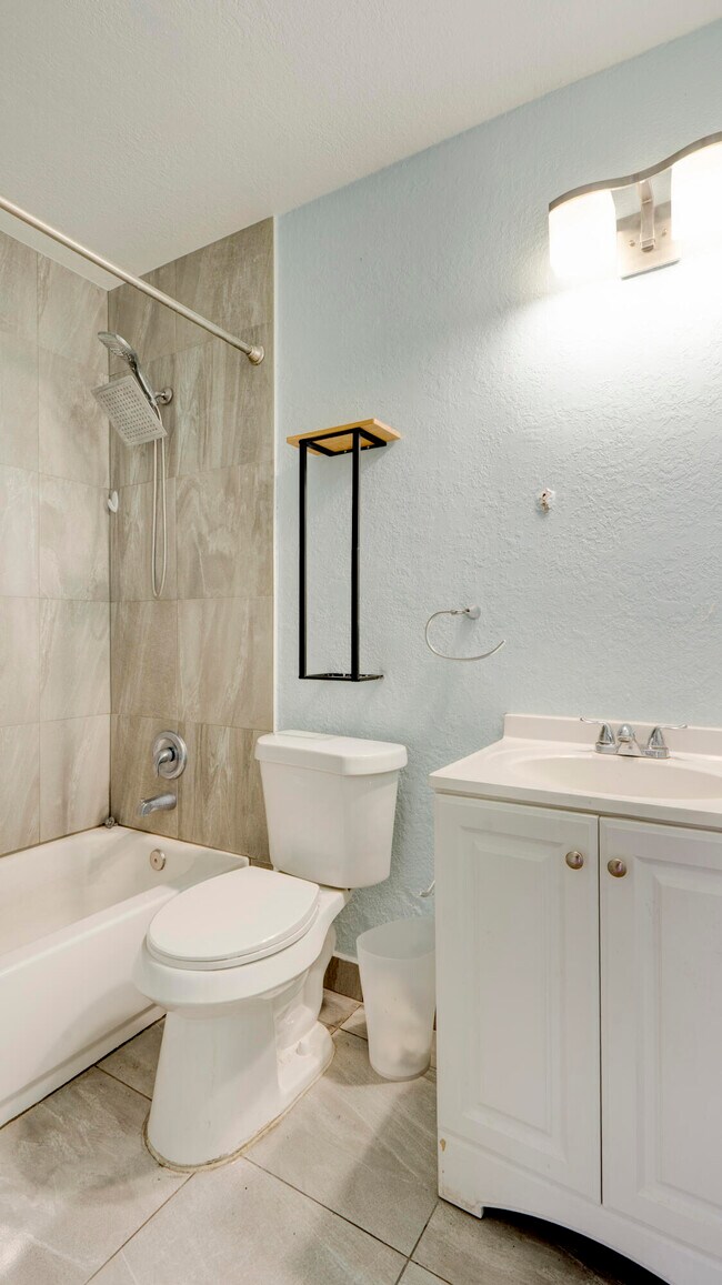 Building Photo - 4782 Sunny Palm Cir