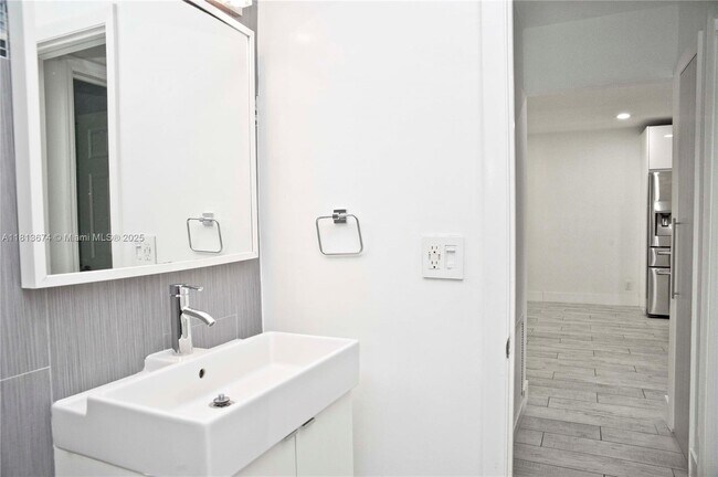 Building Photo - 1328 NW 93rd Terrace