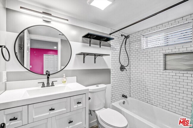 Building Photo - 4255 Raynol St