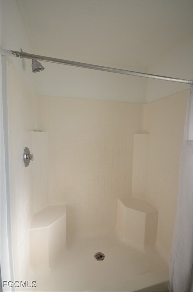 Building Photo - 1126 NW 2nd Ave