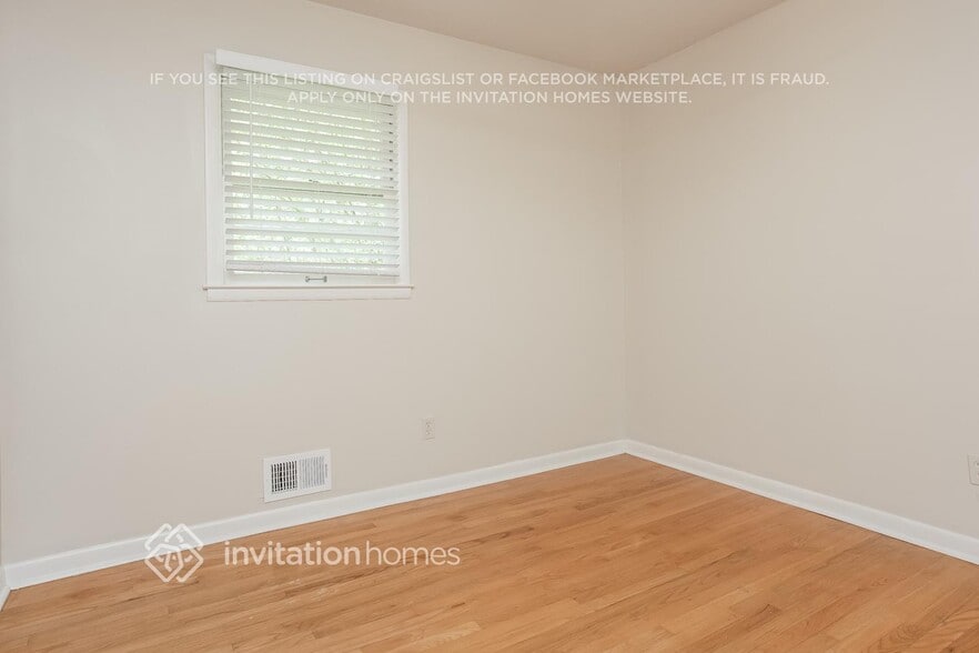Building Photo - 1321 Laura Ln