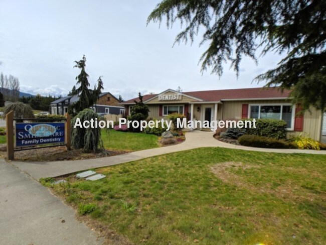 Building Photo - 511 S Sequim Ave