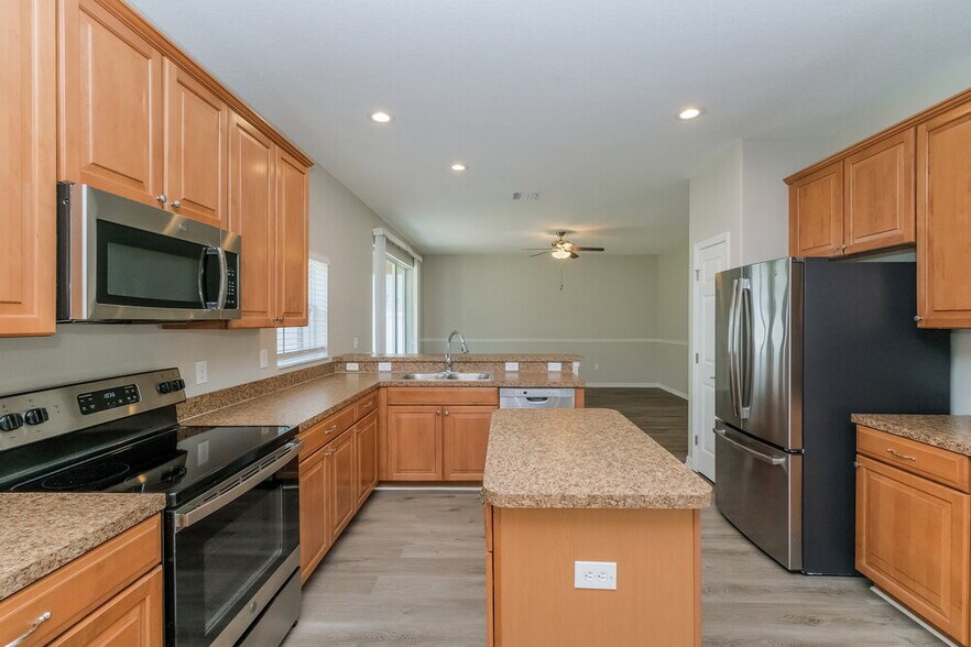 Building Photo - 5729 Sweet William Terrace