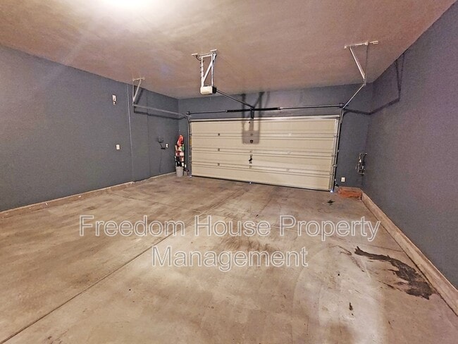 Building Photo - 3543 E Wallowa Dr