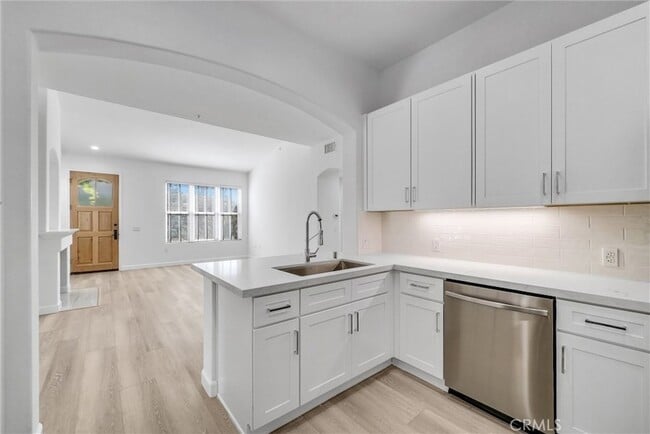 Primary Photo - 6 Celano Ct