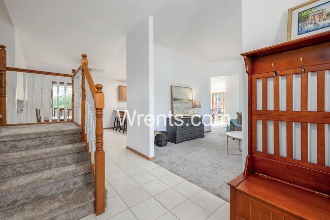 Building Photo - Beautiful 6 bed Highly Desirable Colbert Area!