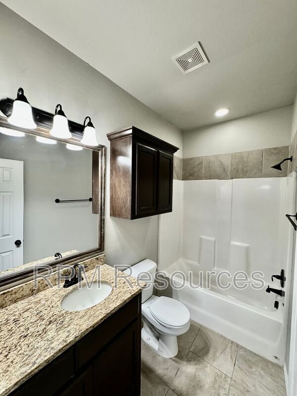 Building Photo - 113 Bison Ct Way