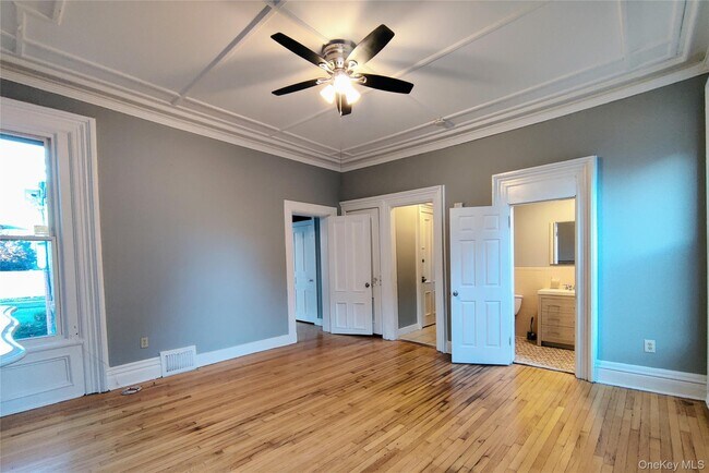 Building Photo - 20 Noxon St