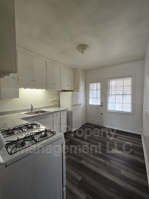 Building Photo - 528 S Glendale St