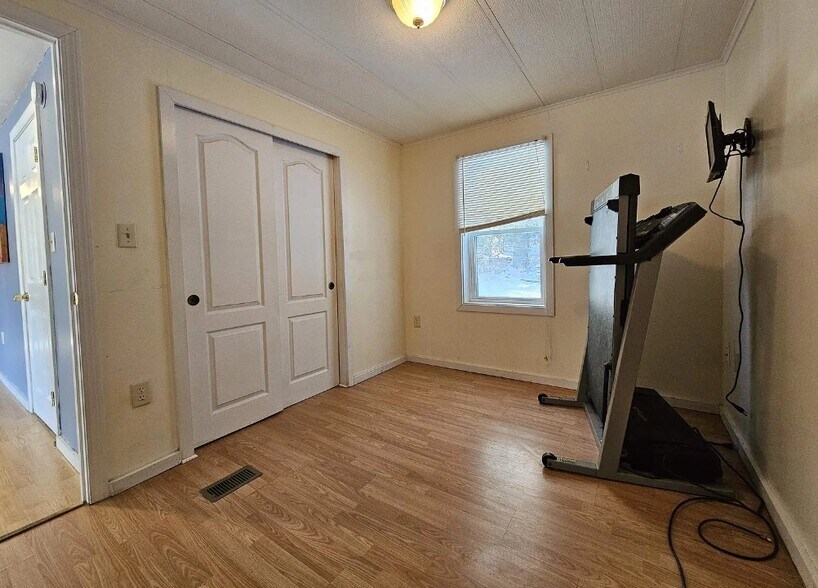 Building Photo - 31 Silkwood Ave