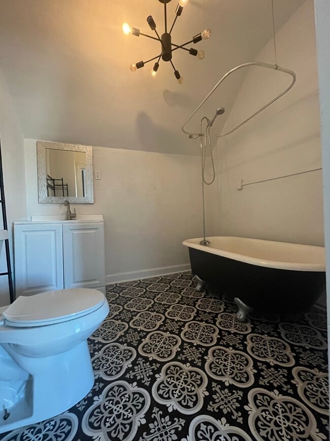 Building Photo - Maple St. Apartments