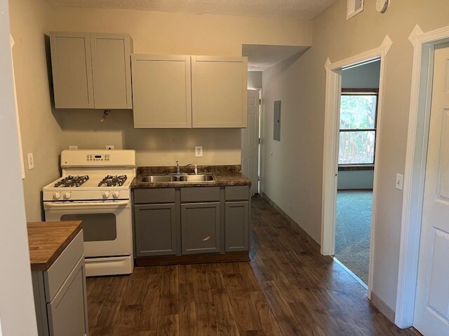 Building Photo - 3500 Minnehaha Ave