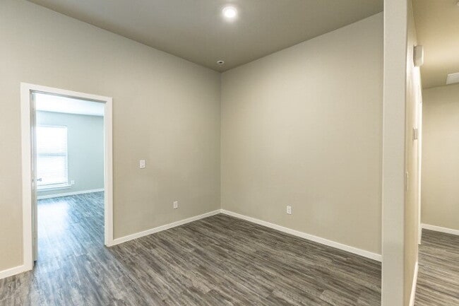 Building Photo - "Charming 3-Bed, 2-Bath Haven with 1,615 Sq Ft in Lubbock's Cozy Kirksey Avenue!" Half off first ...