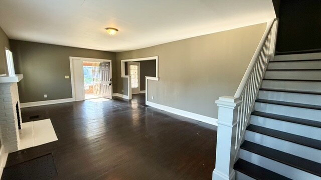 Building Photo - SOUTH BROAD RIPPLE 3BEDROOM  HALF DUPLEX AVAILABLE NOW!