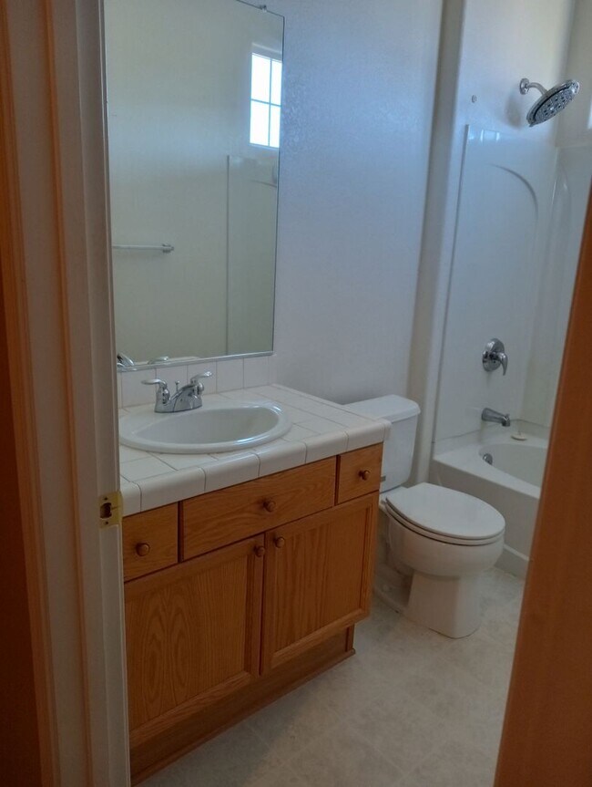 Building Photo - Double diamond home available for late May...