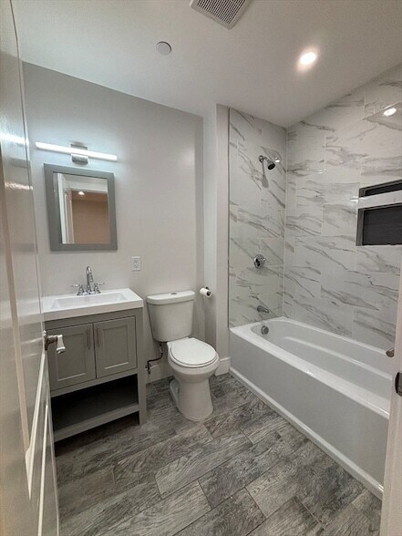 Building Photo - 178 Washington Ave