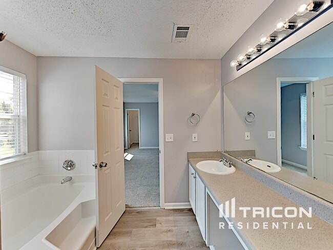Building Photo - 2605 Thunder Basin Way