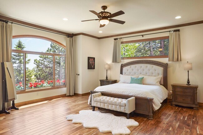 Building Photo - Stunning Broadmoor Estate with Mountain & City Views