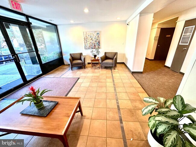 Building Photo - 5112 MacArthur Blvd NW