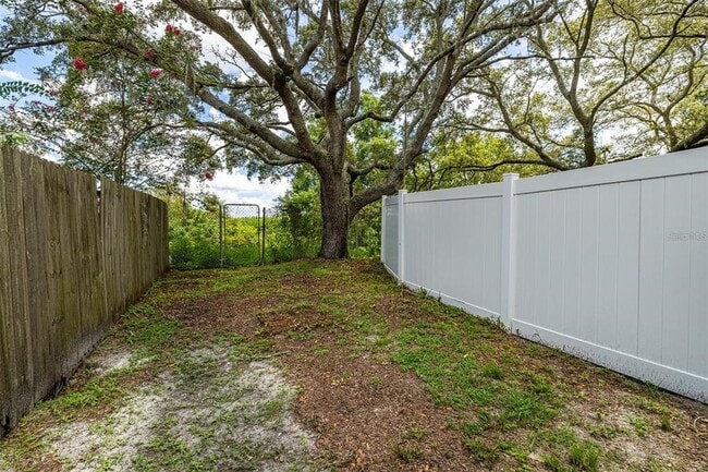 Building Photo - 6211 Oak Cluster Cir