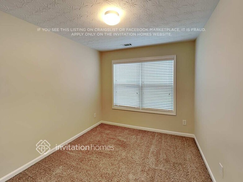 Building Photo - 511 Pondweed Dr