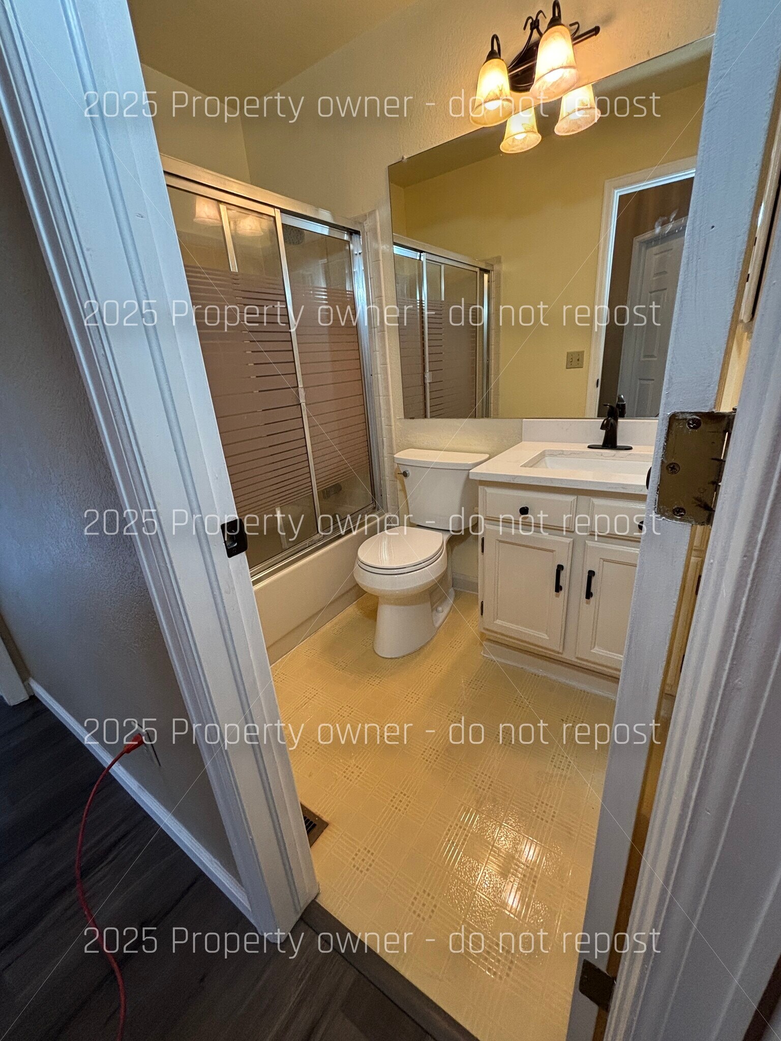 Hallway Bath - 2010 S Xenia Way