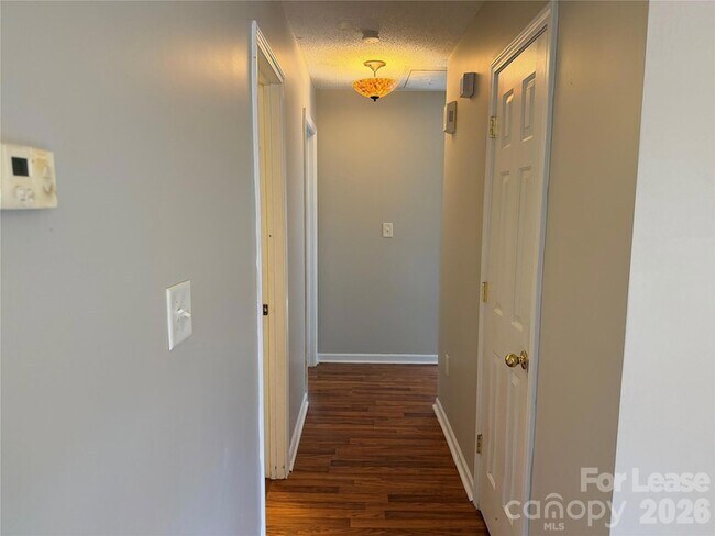 Building Photo - 375 Brookfield Dr