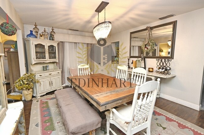 Building Photo - 360 E Terrace Ave