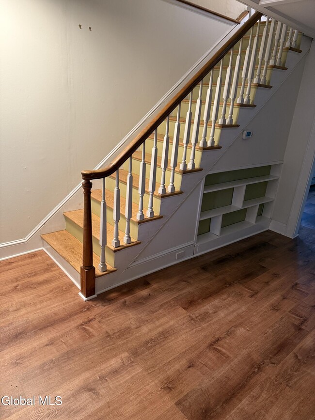 Building Photo - 60 Ash St