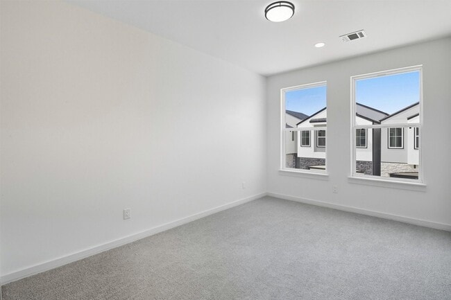 Building Photo - 2927 El Fenice Ln